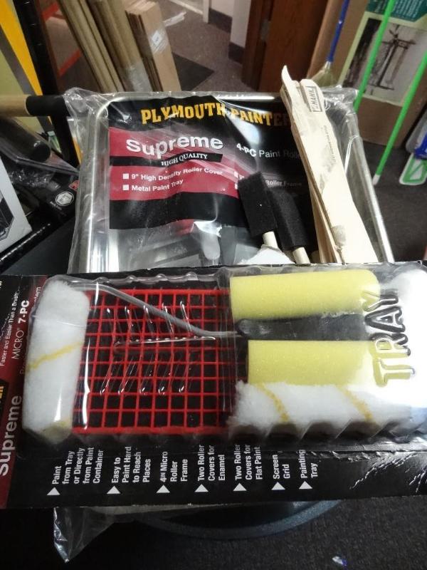 lot 146 image: New Painters Lot Roller, roller cov...