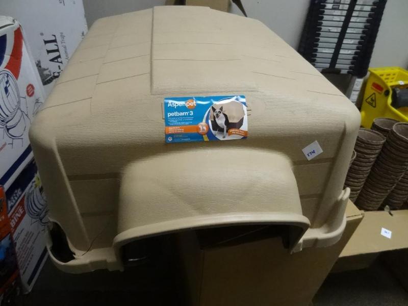 lot 174 image: New Aspenpet Pet Barn 3 for dogs 25...