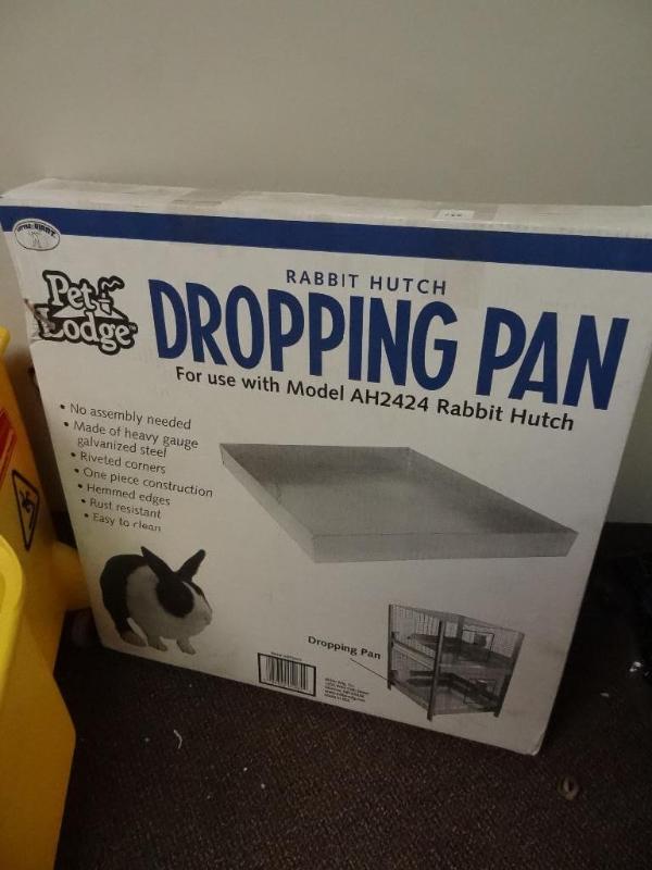 lot 186 image: New 24x24 x 2-34 Pet dropping pan ...