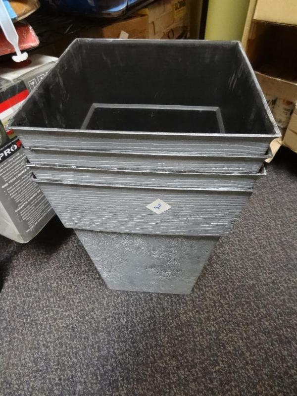 lot 2 image: New set of 4 13 square plant pots  ...