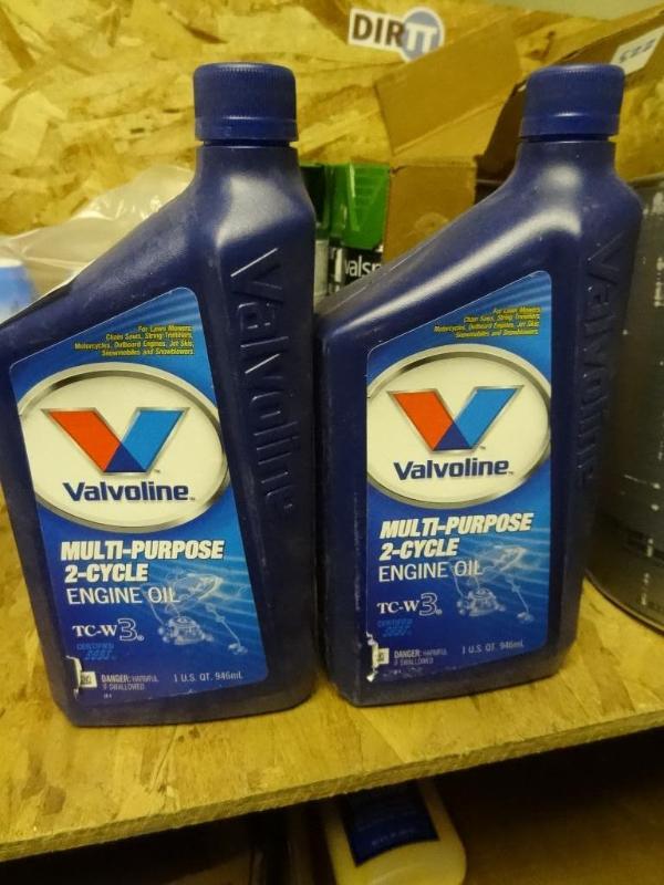 lot 222 image: Qty 2 New Valvoline Multi-Purpose 2...