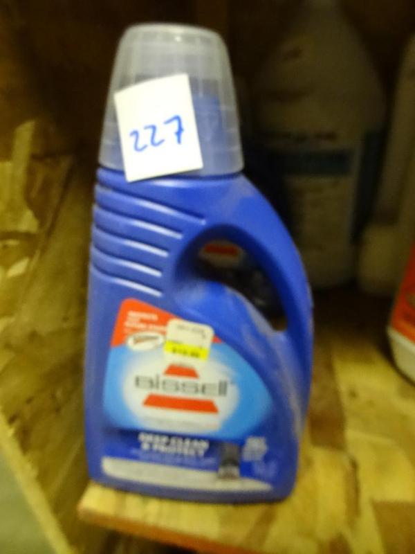 lot 227 image: New Bissel Deep Clean and Protect C...