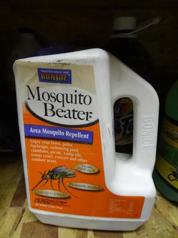 lot 229 image: New Bonide Mosquito Beater Area Mos...