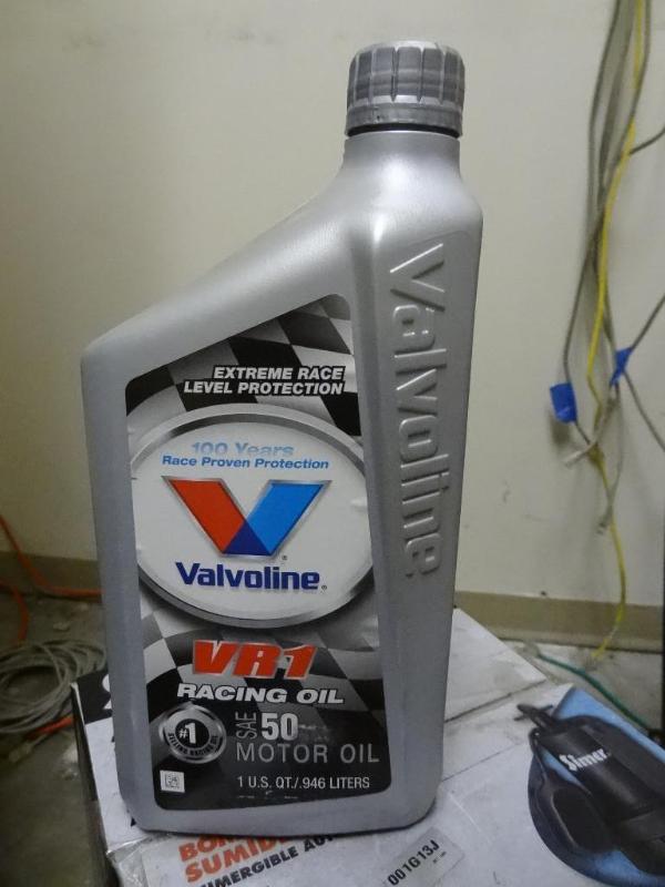 lot 246 image: Qty 12 New Valvoline VV235 SAE 50 R...