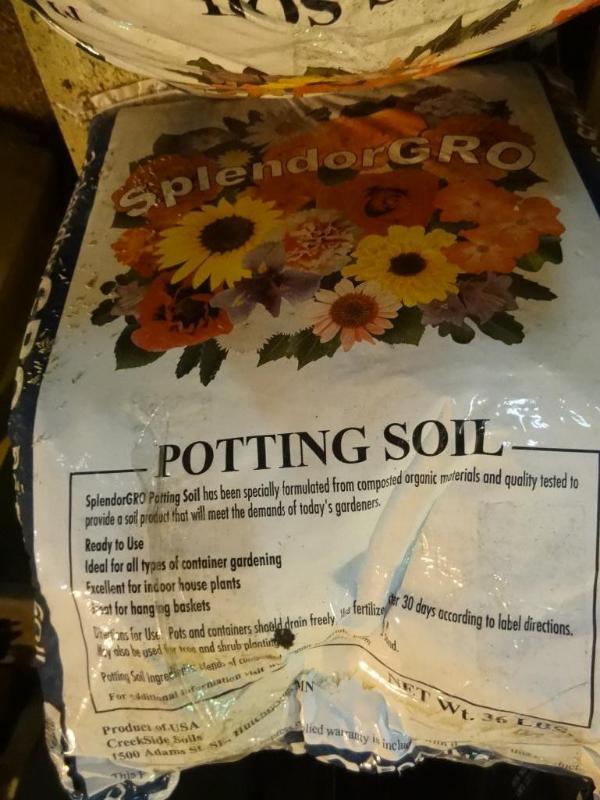 lot 279 image: Approx 70 lbs Splendor grow potting...