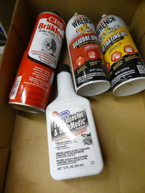 lot 29 image: New Brakleen brake parts cleaner. L...