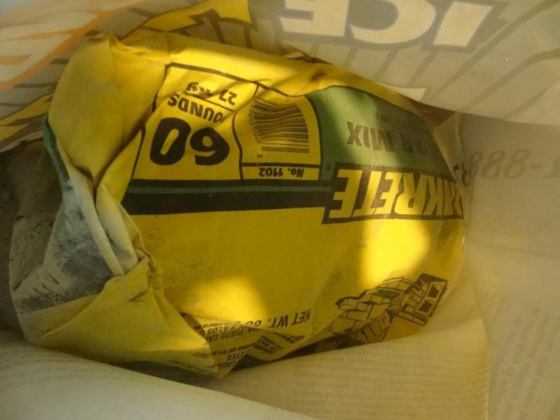 lot 296 image: Approx 100 lbs Quickrete mortar mix...