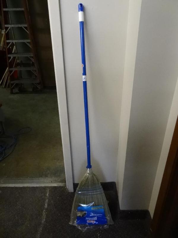 lot 68 image: New Quickie original corn broom...