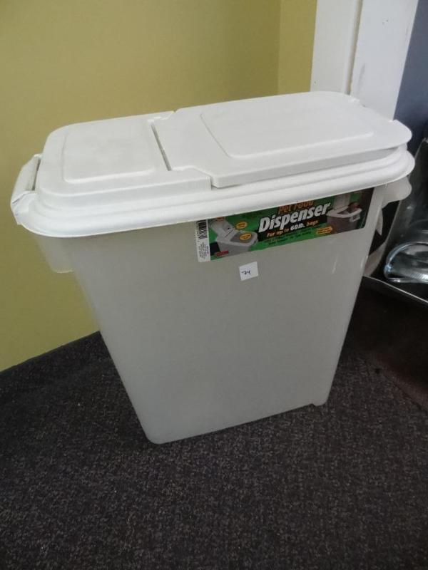 lot 74 image: New Pet Food Dispenser for up to 60...