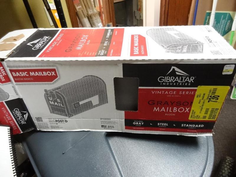 lot 91 image: N ew Gibralter Grayson Mail Box Gre...