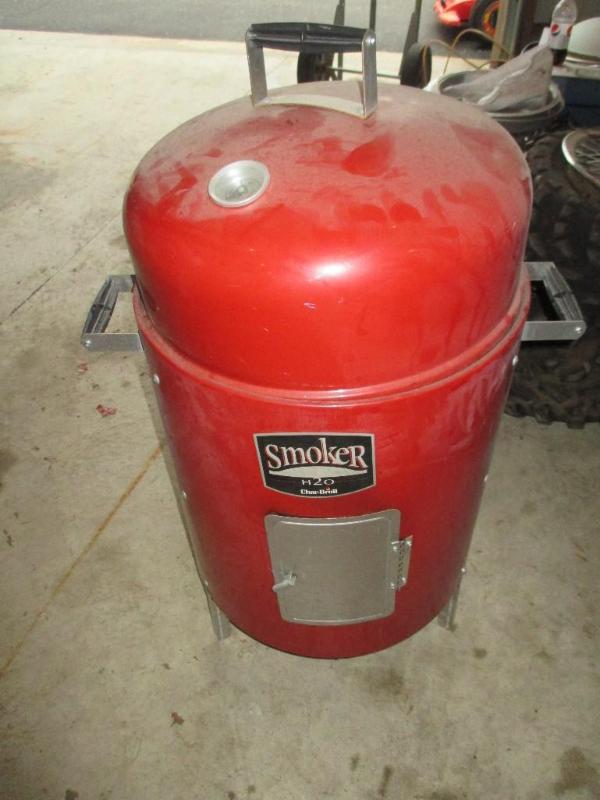 lot 20 image: Smoker H20 Char-Broil Cooker