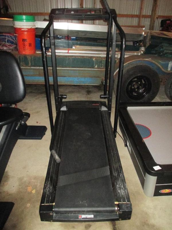 lot 24 image: PRO Form trainer treadmill
