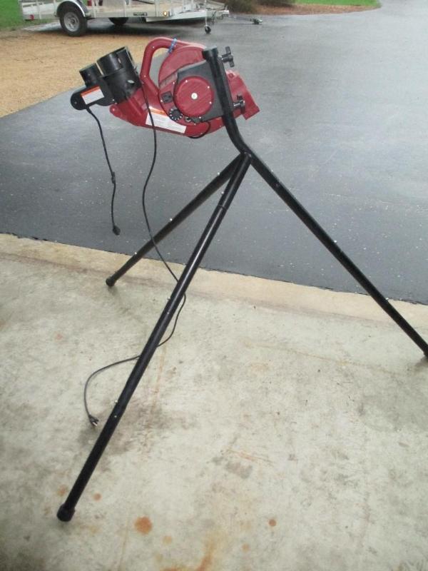 lot 27 image: Base Hit Ball Thrower