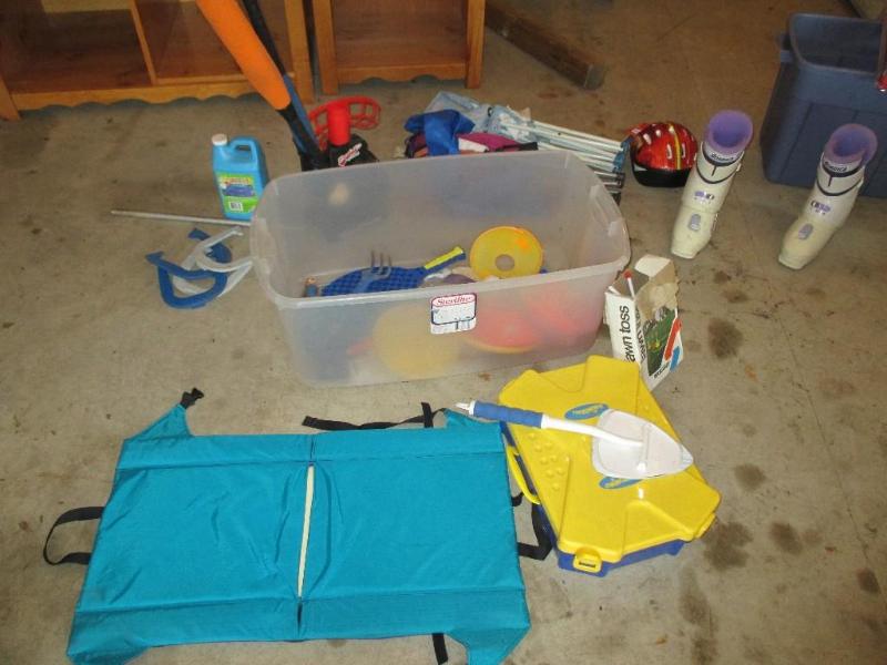 lot 51 image: Misc outdoor sporting goods