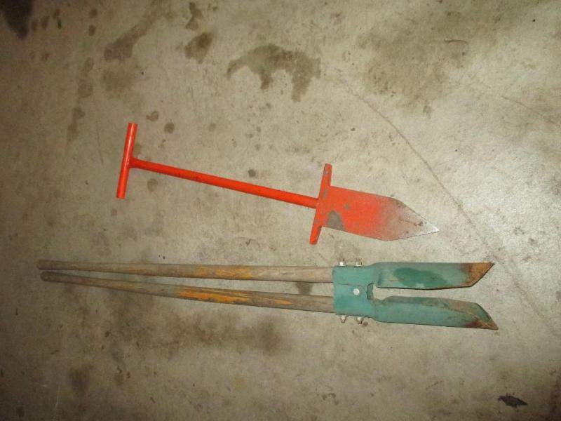 lot 57 image: Post Hole Digger, Spade