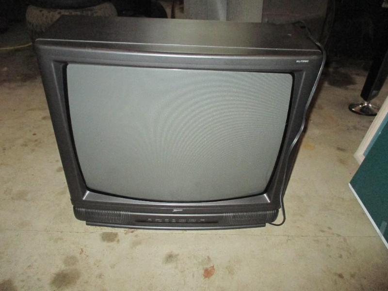 lot 60 image: Zenith 26 TV