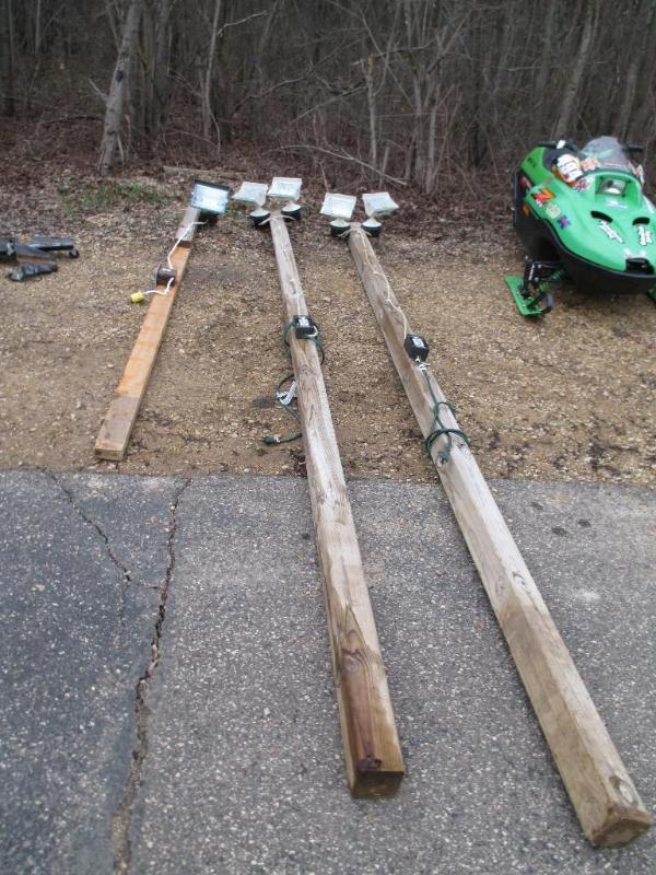 lot 8 image: 3 Poles with Helogen Lights