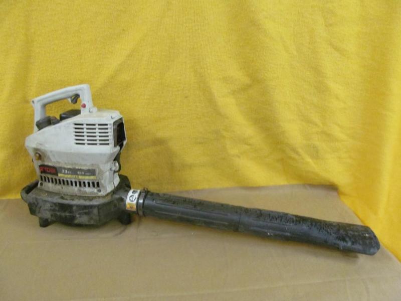 lot 117 image: Ryobi 31 cc 180 mph Leaf Blower - C...