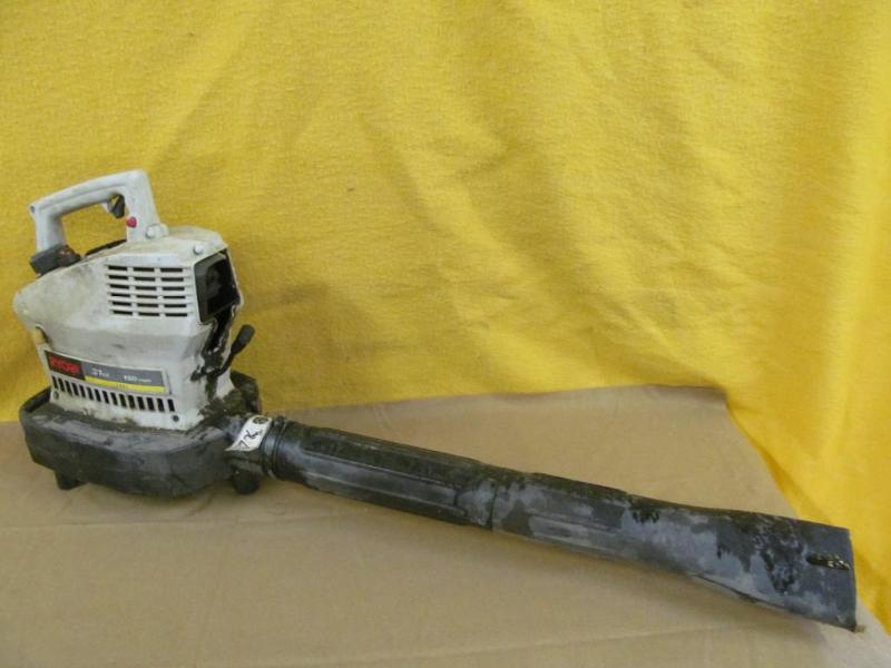 lot 118 image: Ryobi 31 cc 180 mph Leaf Blower - C...