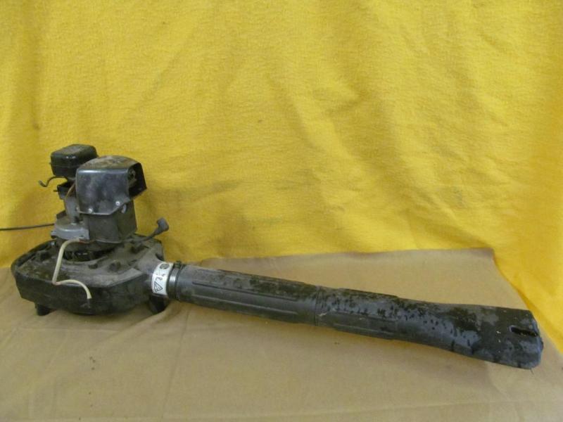 lot 119 image: Ryobi 31 cc 180 mph Leaf Blower - C...