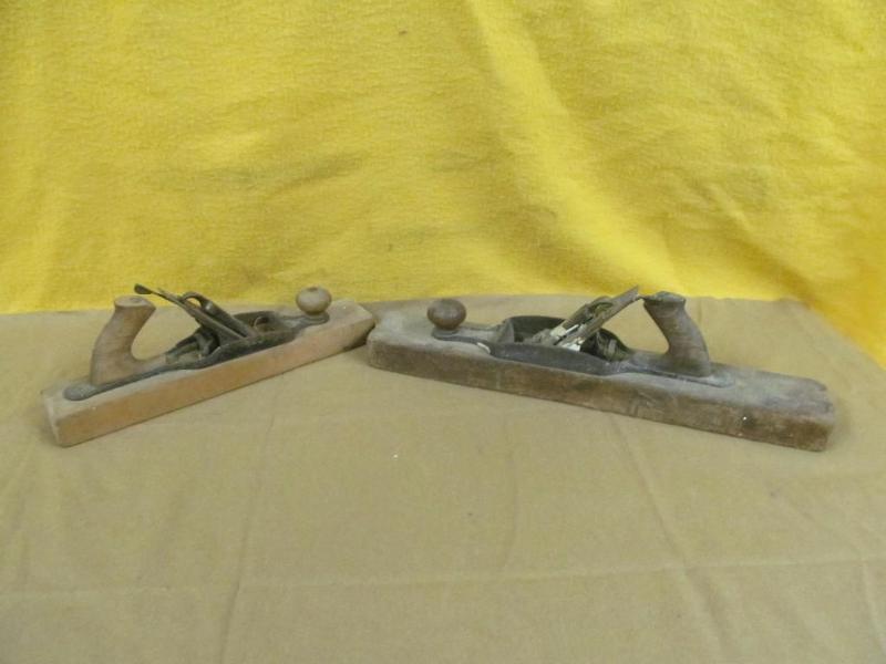 lot 132 image: 2 Vintage Wood Planes...