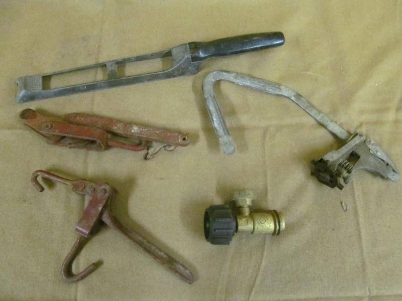 lot 142 image: Group of Misc. Tools - 2 Small Load...