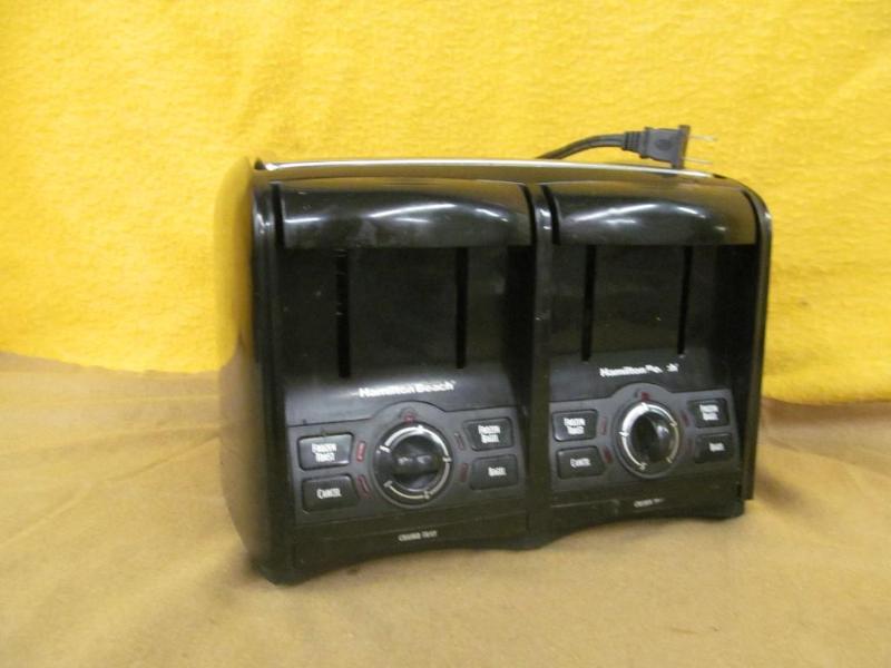 lot 152 image: Hamilton Beach 4 Slice Toaster...