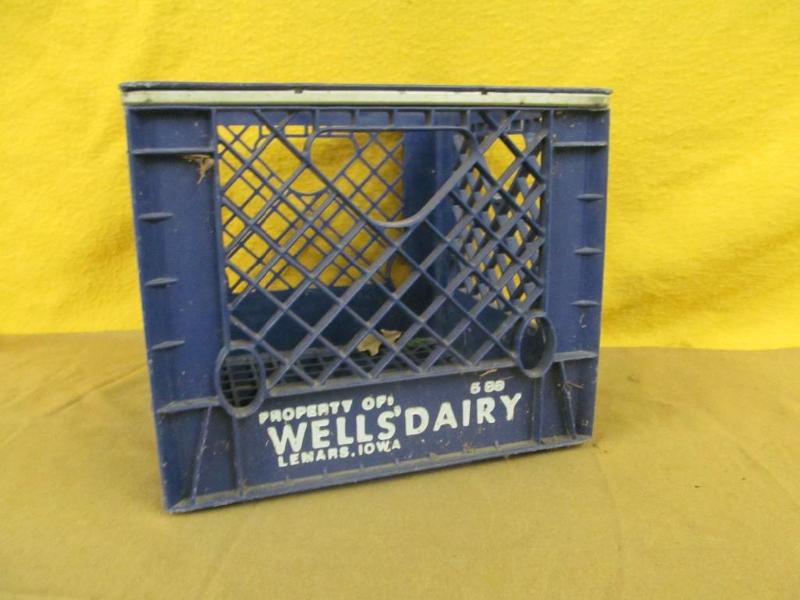 lot 174 image: Wells Dairy LeMars Iowa Milk Crate...