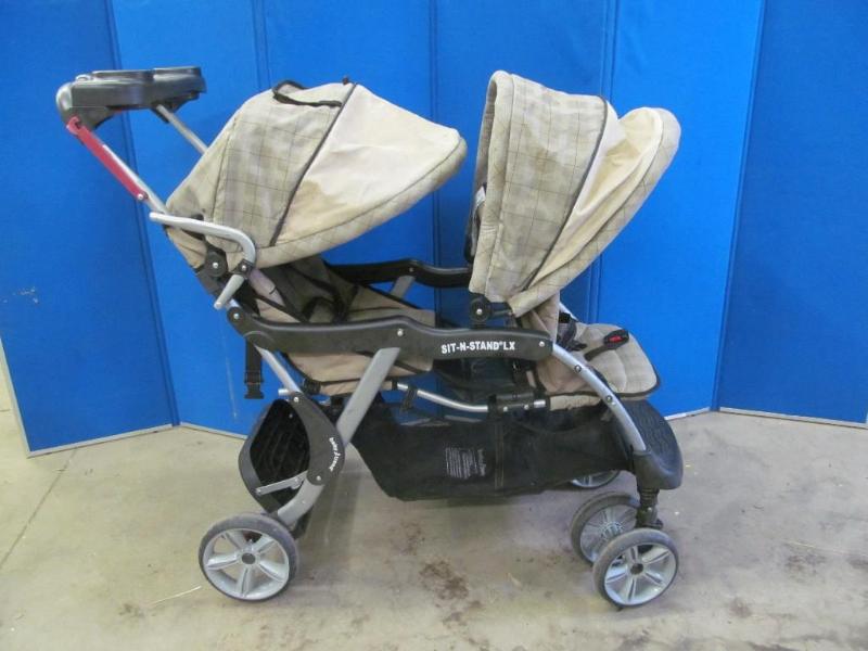 lot 18 image: Sin-n-Stand LX Double Stroller by B...