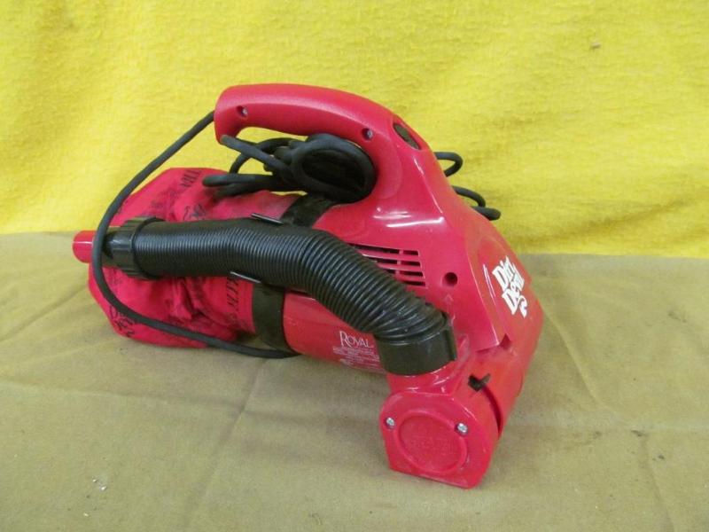 lot 186 image: Dirt Devil Hand Vacuum...