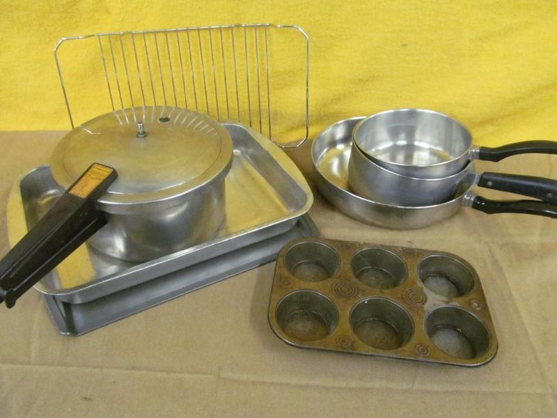 lot 194 image: 3 Pots and Pan, Pressure Cooker, Ca...