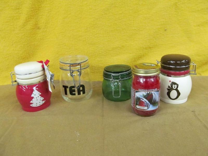 lot 195 image: Jar Candle and 4 Covered Containers...
