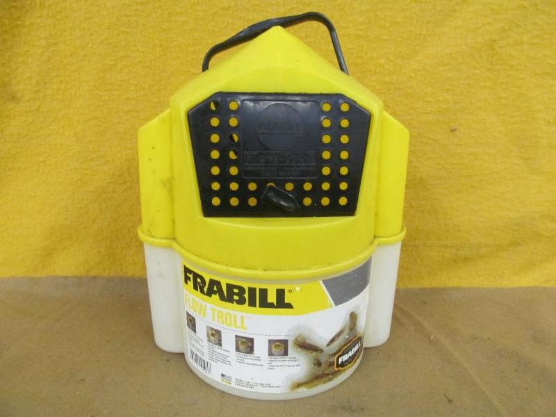 lot 209 image: Frabill Minnow Bucket...