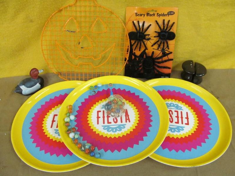lot 216 image: Fiesta Trays, Salt and Pepper, Lint...