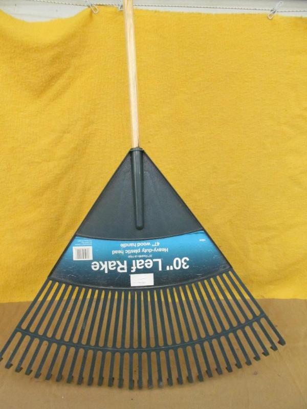 lot 219 image: 30" Leaf Rake...