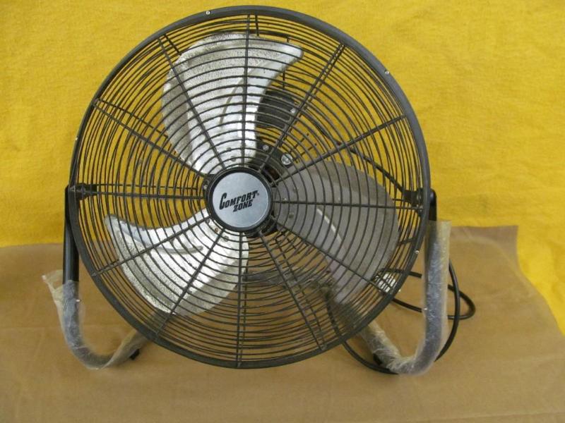 lot 22 image: Comfort Zone 20 in Floor Fan...