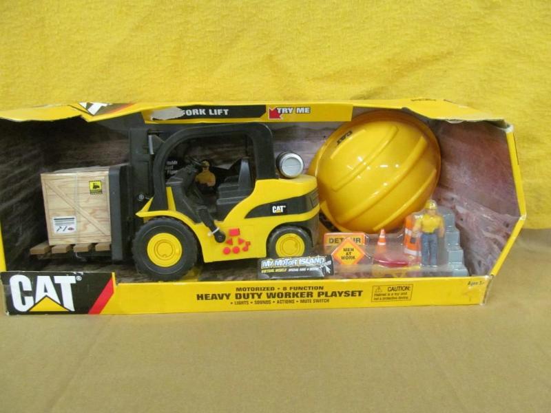 lot 24 image: CAT Motorized Heavy Duty Worker Pla...
