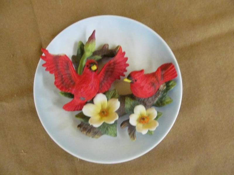 lot 33 image: Song Bird Collection Cardinal Plate...