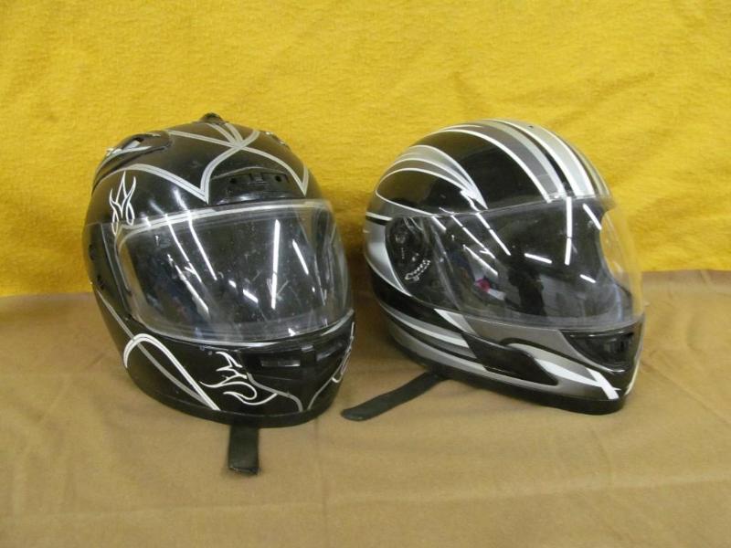 lot 37 image: 2 Snowmobile Helmets, Full Face - 1...