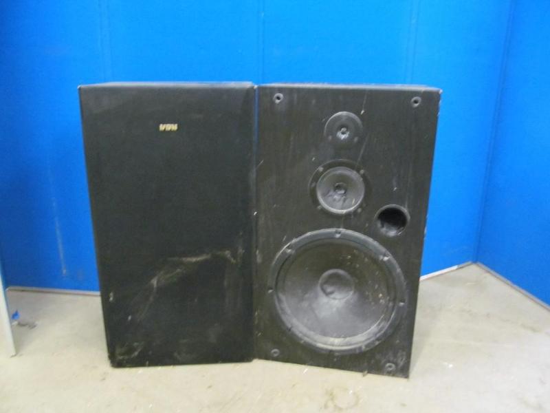 lot 4 image: Pair of RCA Speakers, 25 in h x 14 ...