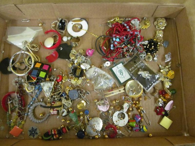 lot 48 image: Box of Costume Jewelry - Earrings, ...