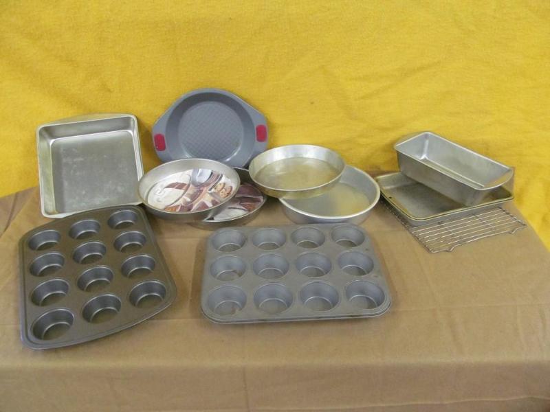 lot 92 image: 2 Muffin Tins, Loaf Pan, Cooling Ra...