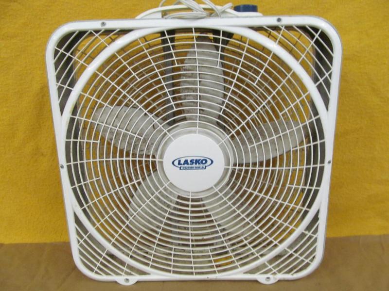 lot 99 image: Lasko Box Fan, 22"...