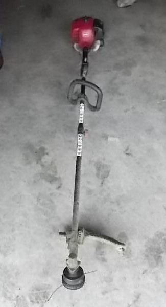 lot 15 image: Toro Gas Weed Whip - Works...