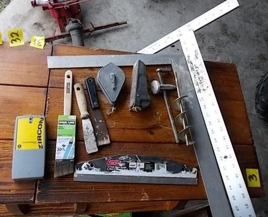 lot 30 image: Lot Of Sheetrock Related Tools T-S...