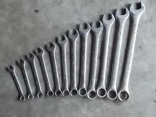 lot 40 image: 12 MIT Wrenches 12 in Thru 1-14 i...