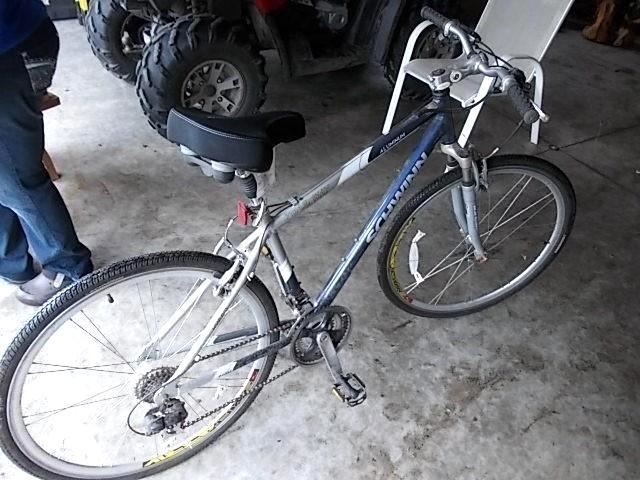 lot 63 image: Schwinn Trailway Aluminum 28 in Men...