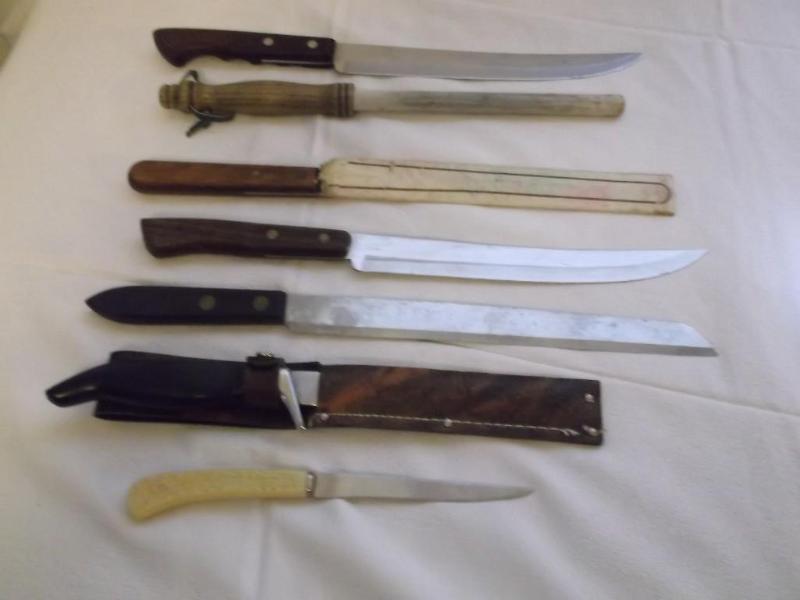 Lot of 6 knifes and sharpening stee...