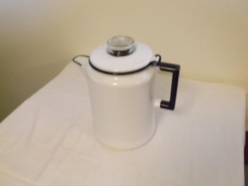 White enamelled&nbsppercolating co...