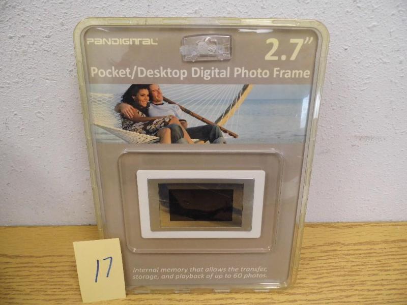 Pandigital PocketDesktop Photo Frame